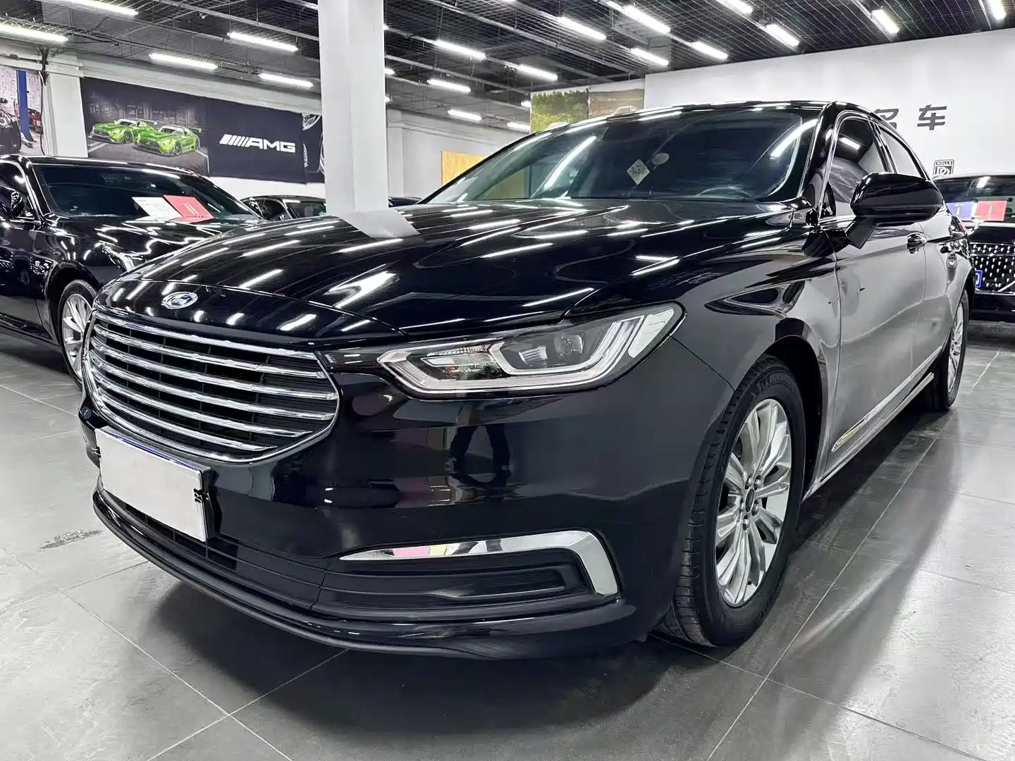 FORD TAURUS 2019