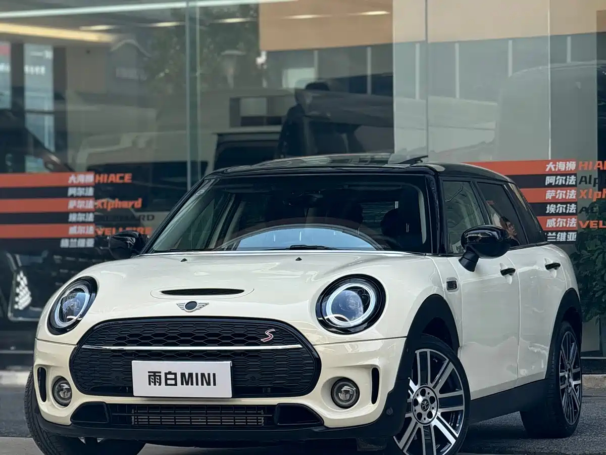 MINI CLUBMAN 2022