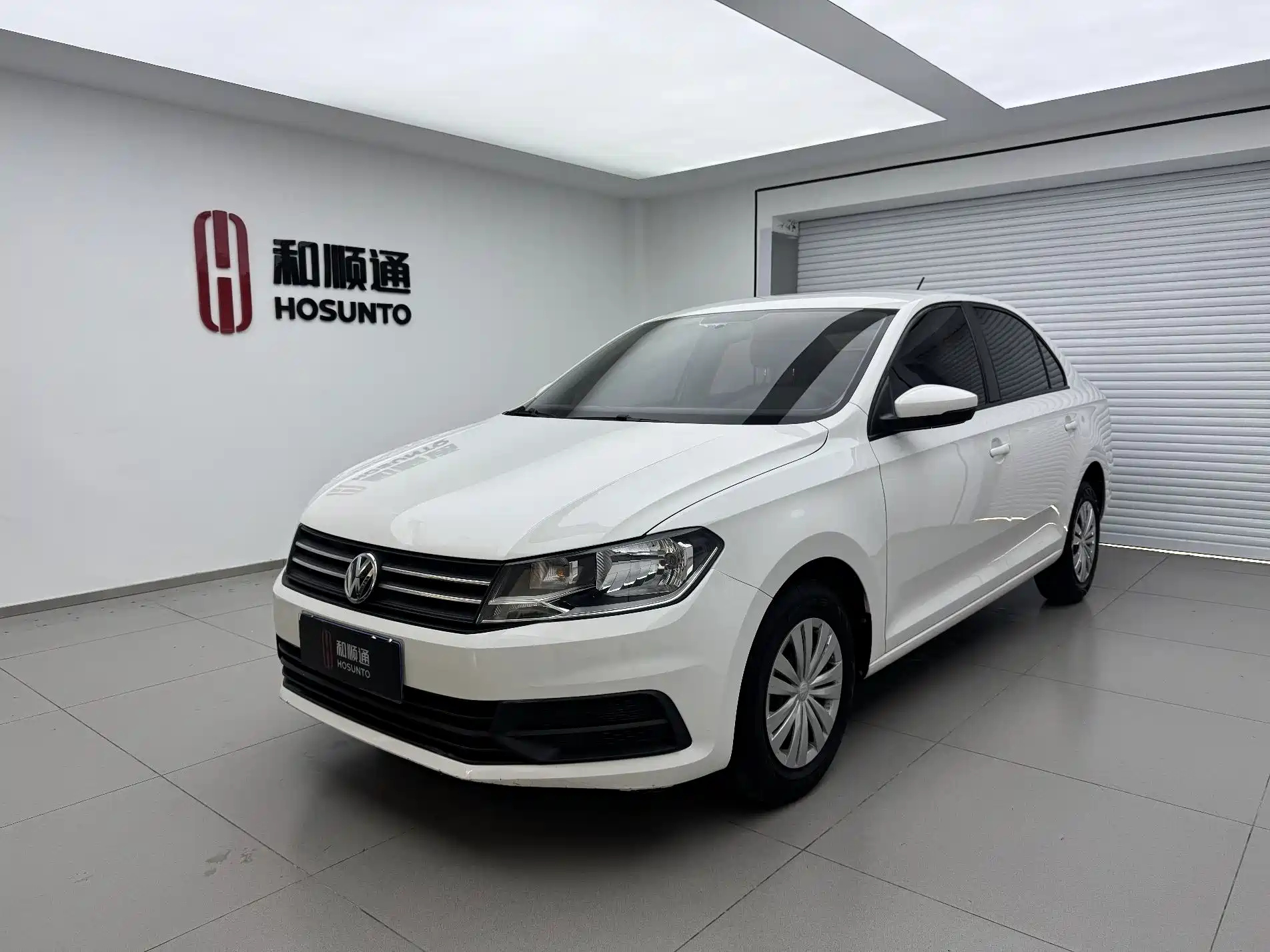 VOLKSWAGEN SANTANA 2019