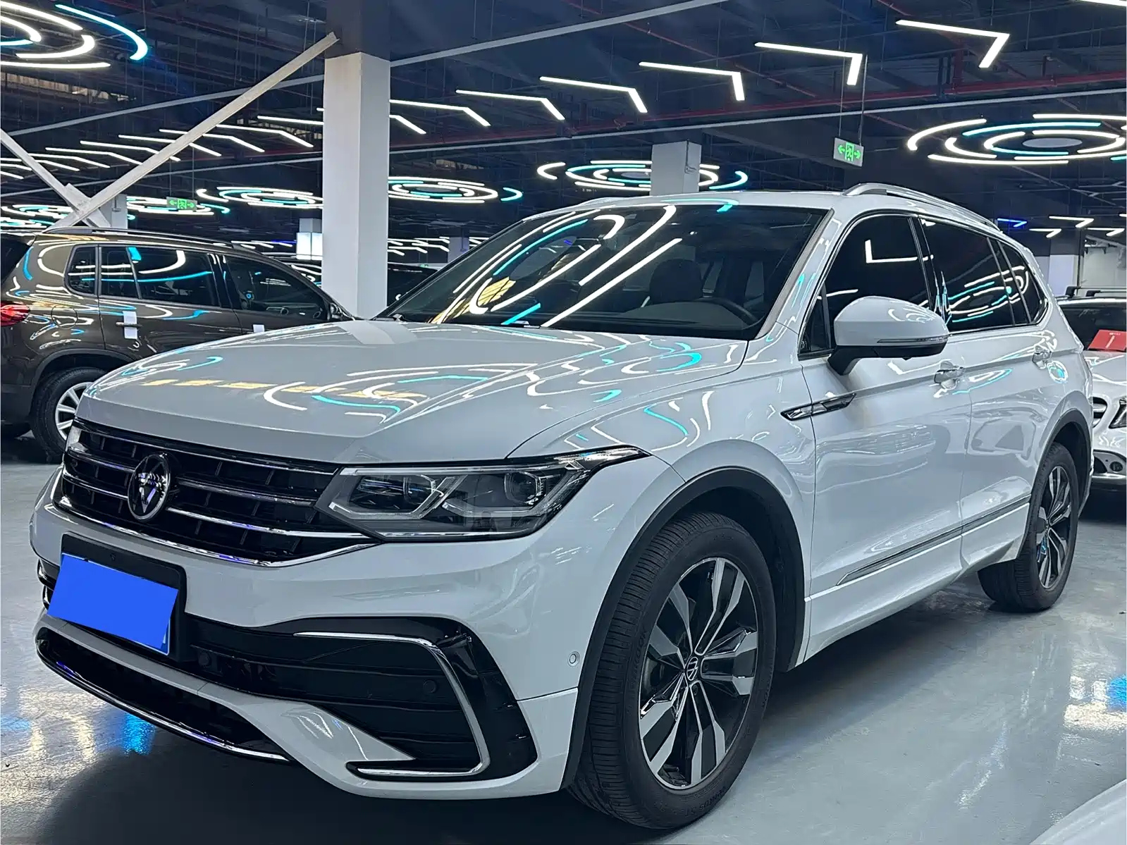 VOLKSWAGEN TIGUAN L 2023