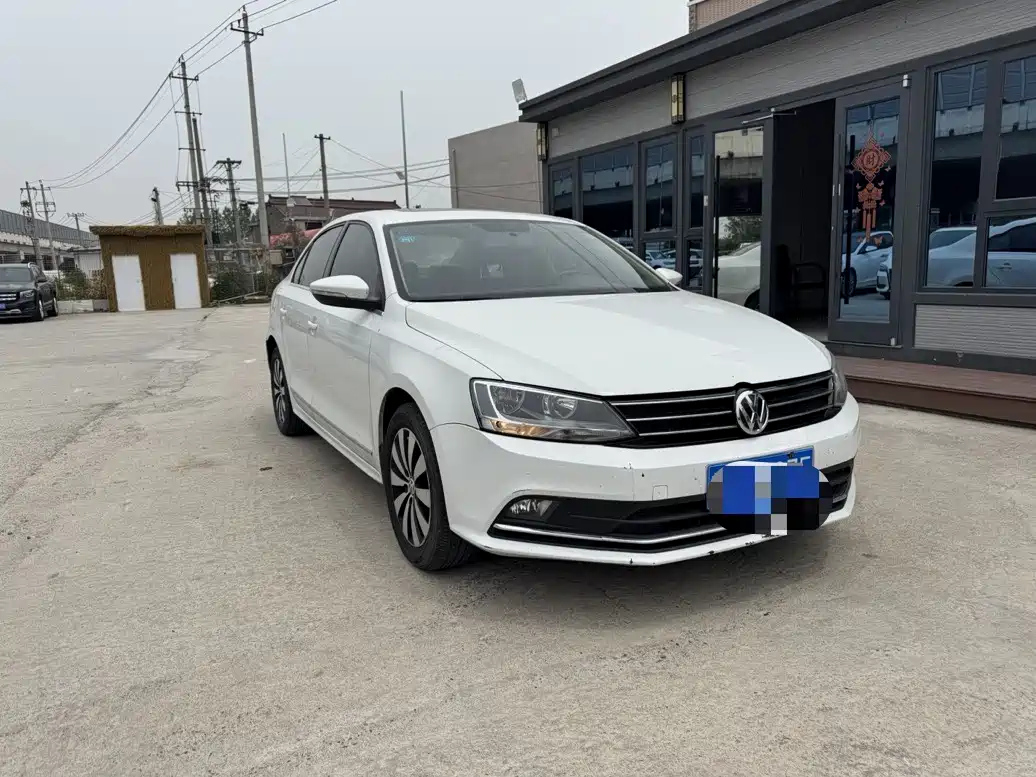 VOLKSWAGEN SAGITAR 2017