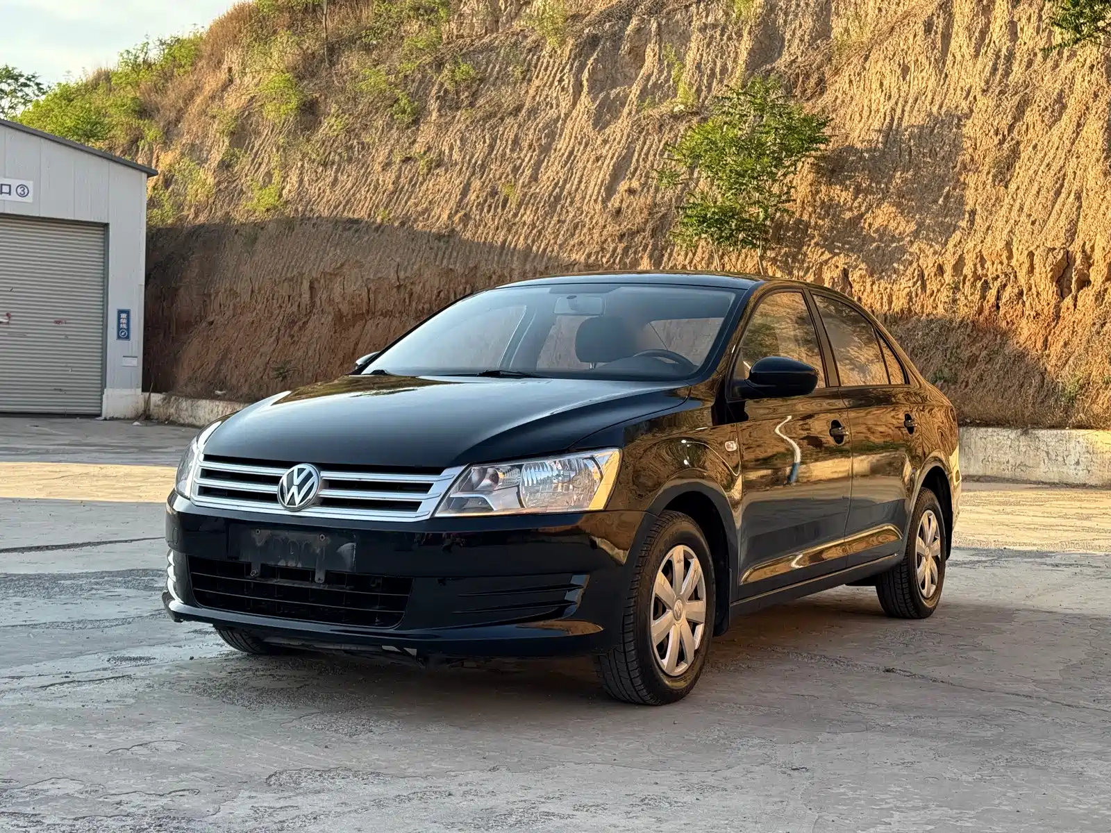 VOLKSWAGEN SANTANA 2013