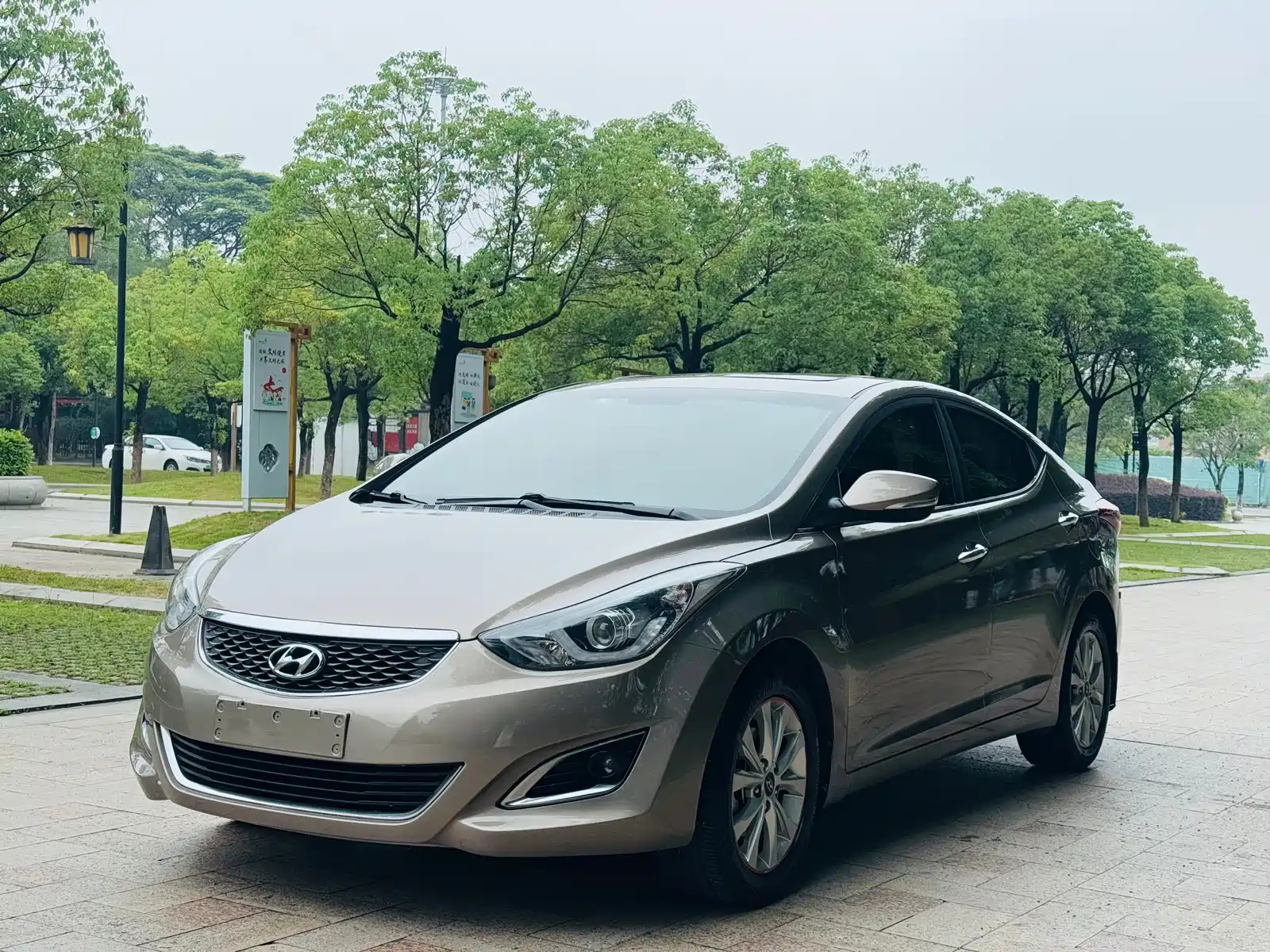 HYUNDAI ELANTRA 2016