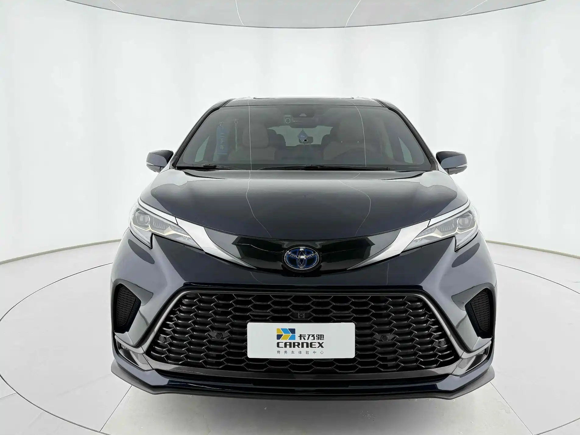 TOYOTA GRANVIA 2023
