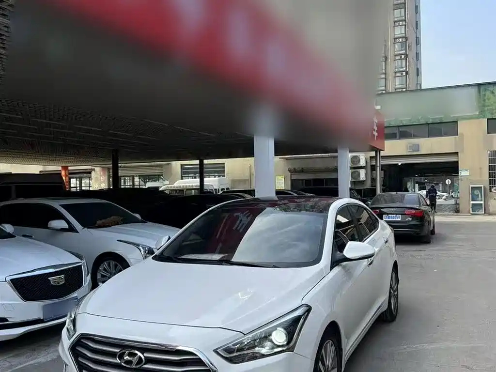 HYUNDAI MISTRA
