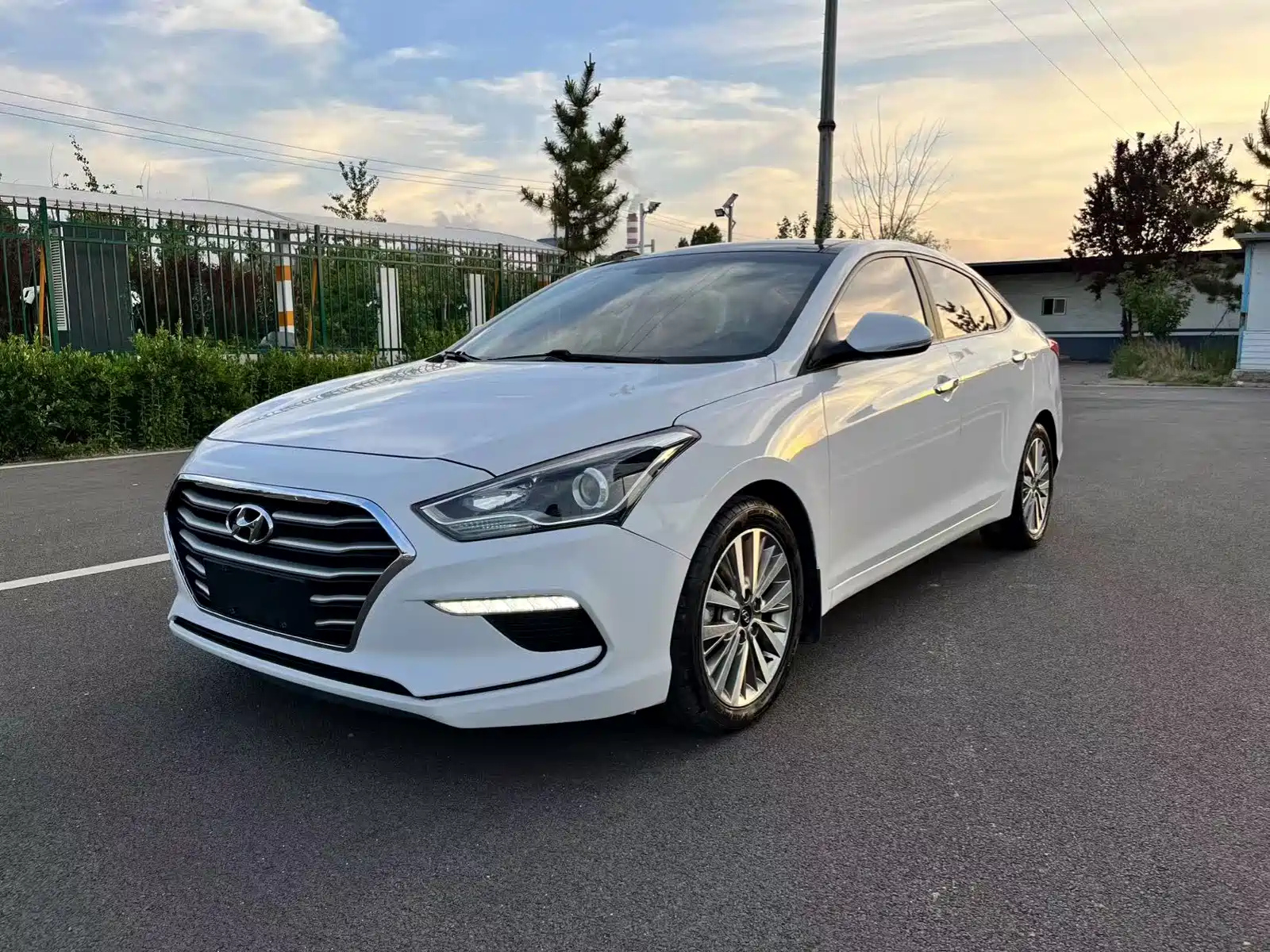 HYUNDAI MISTRA 2017