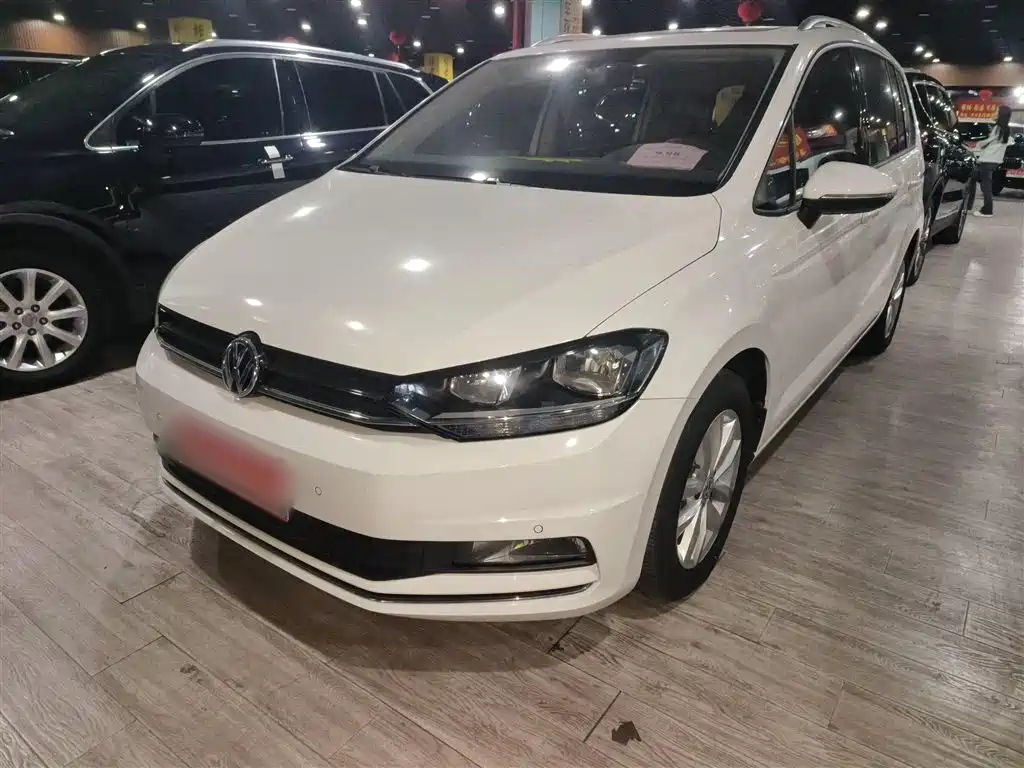 VOLKSWAGEN TOURAN 2018