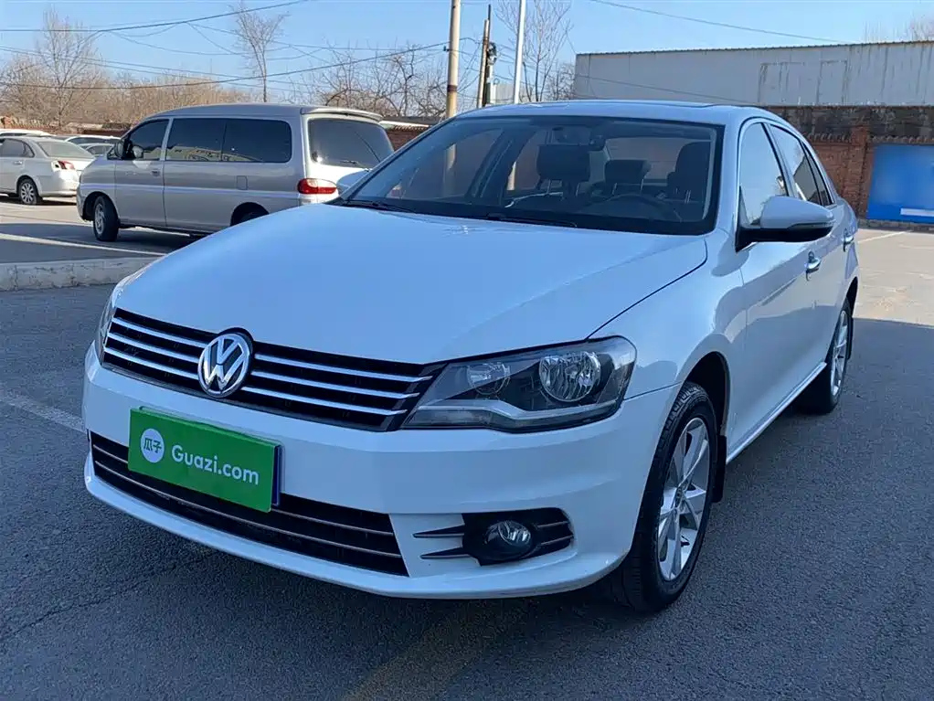 VOLKSWAGEN BORA 2014