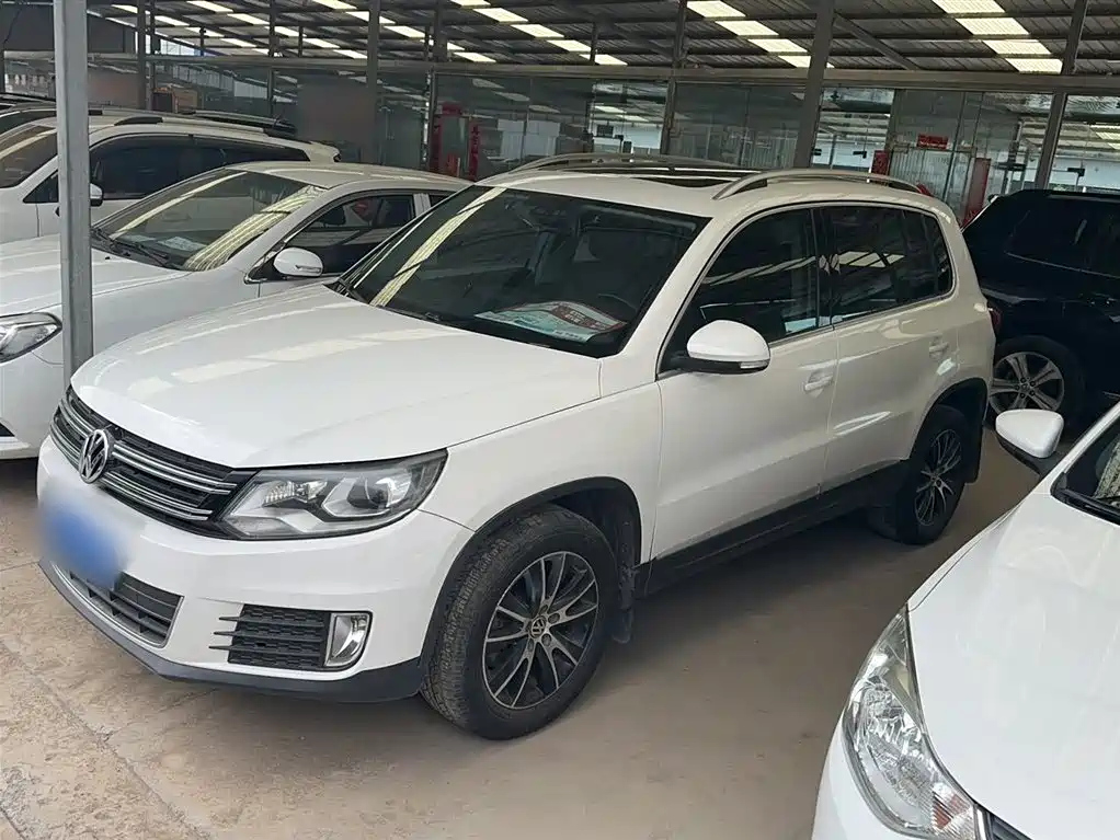 VOLKSWAGEN TIGUAN 2015