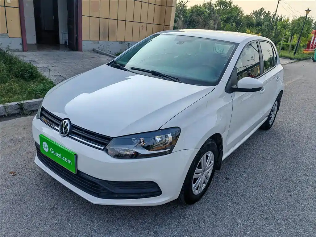 VOLKSWAGEN POLO 2014