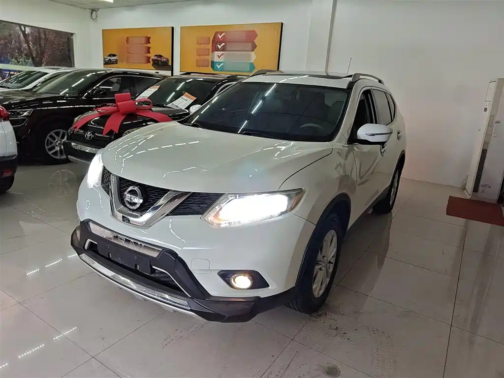 NISSAN X-TRAIL 2014