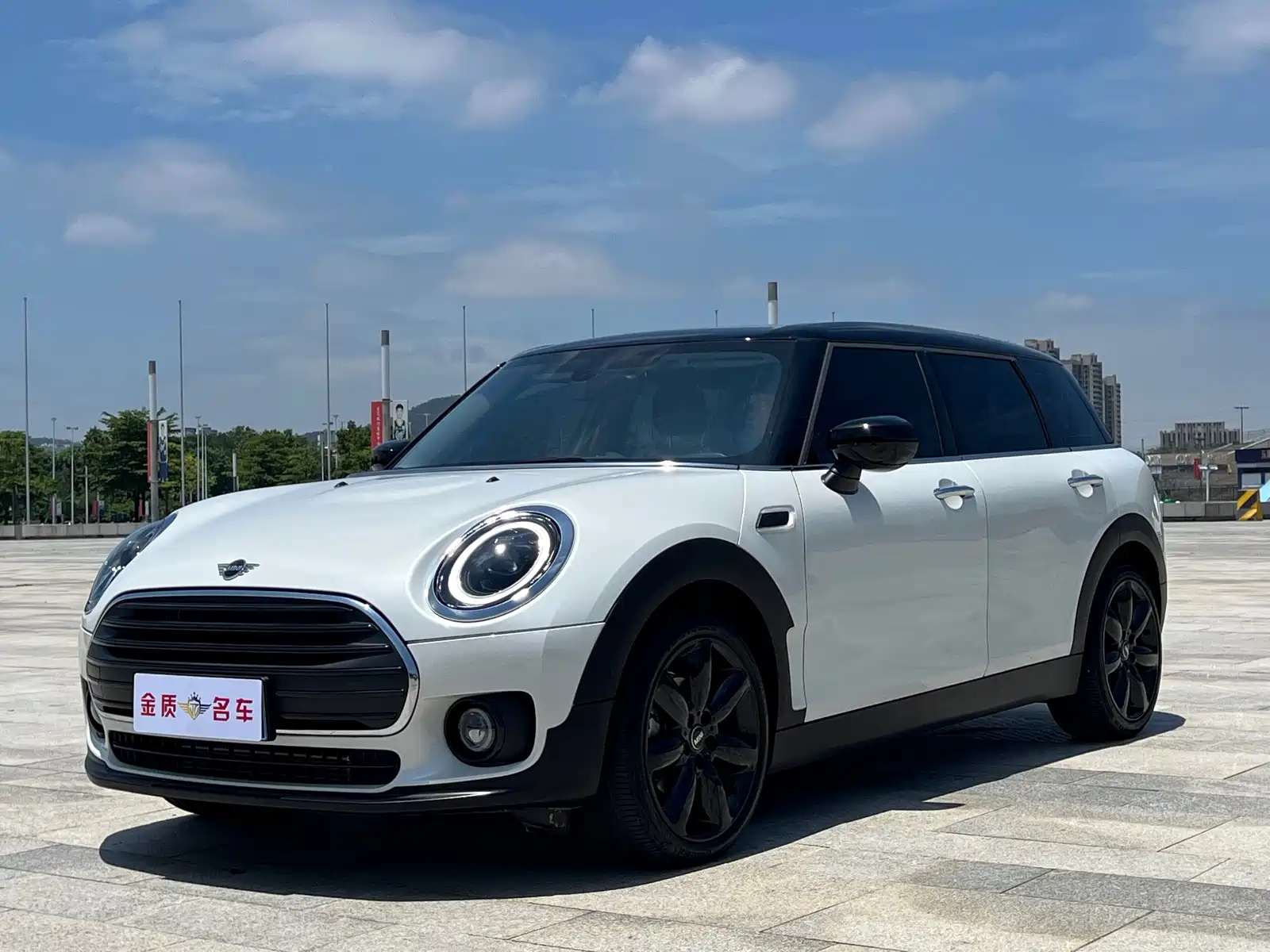 MINI CLUBMAN 2023