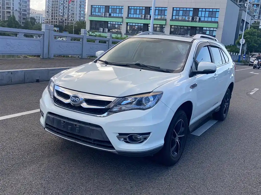 BYD S7 2015