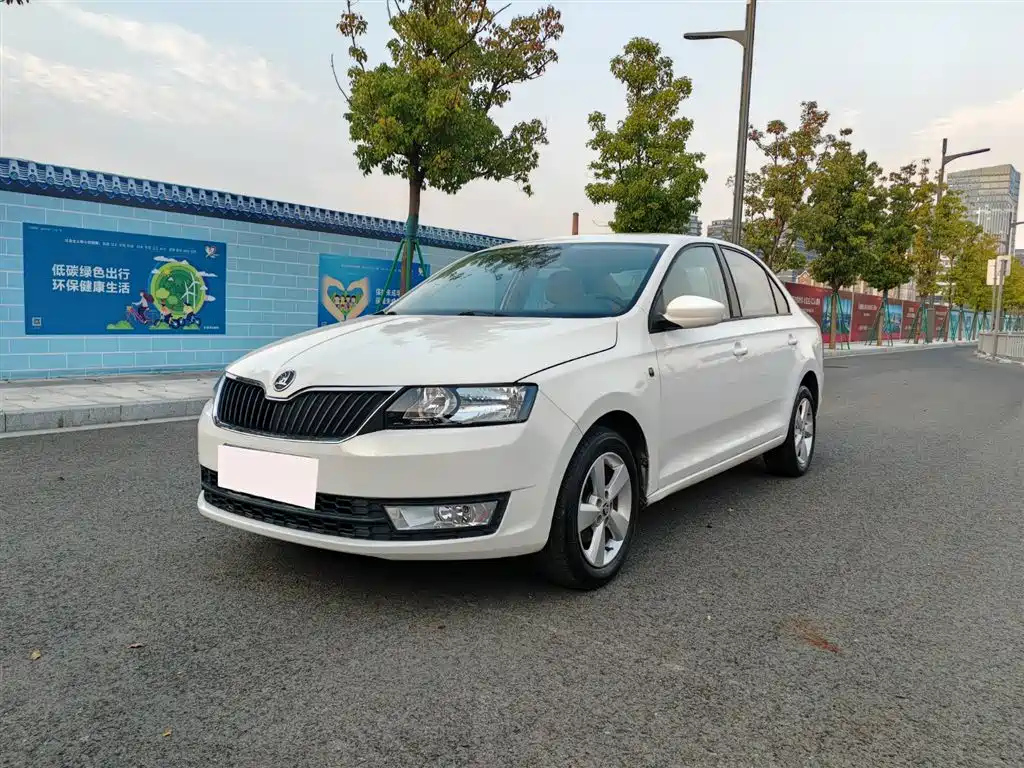 SKODA RAPID 2015