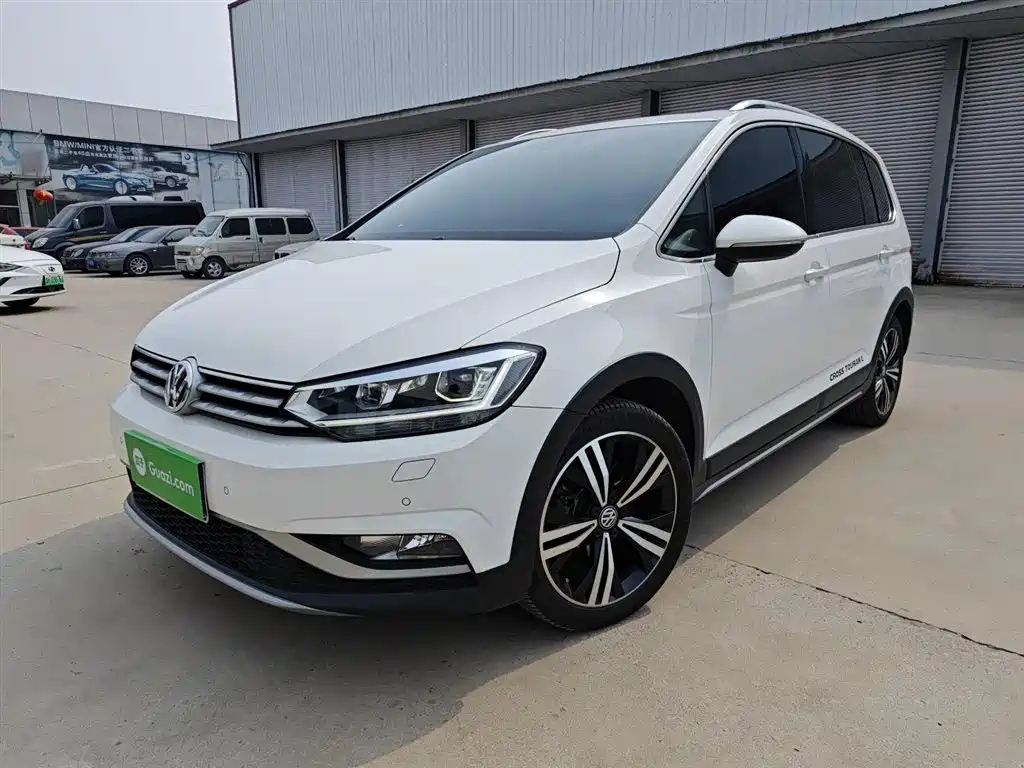 VOLKSWAGEN TOURAN 2018