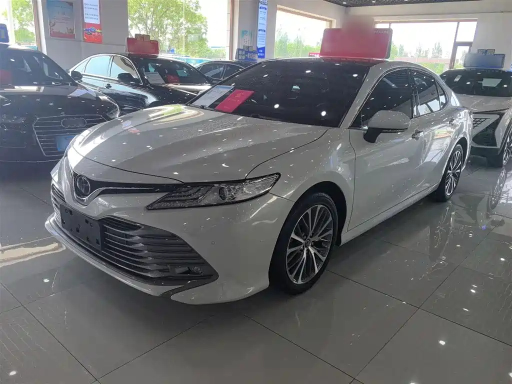 TOYOTA CAMRY 2019