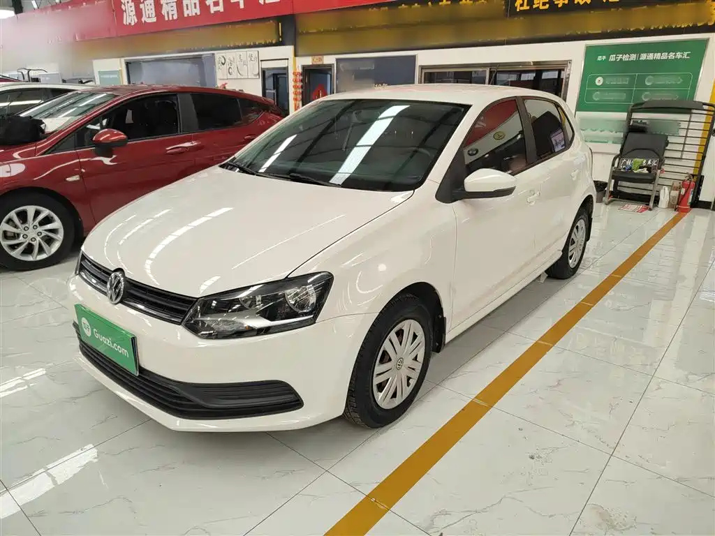 VOLKSWAGEN POLO 2016