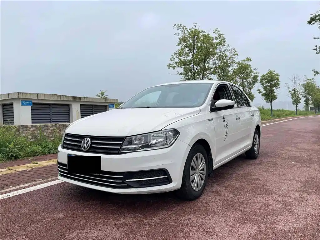 VOLKSWAGEN SANTANA 2019