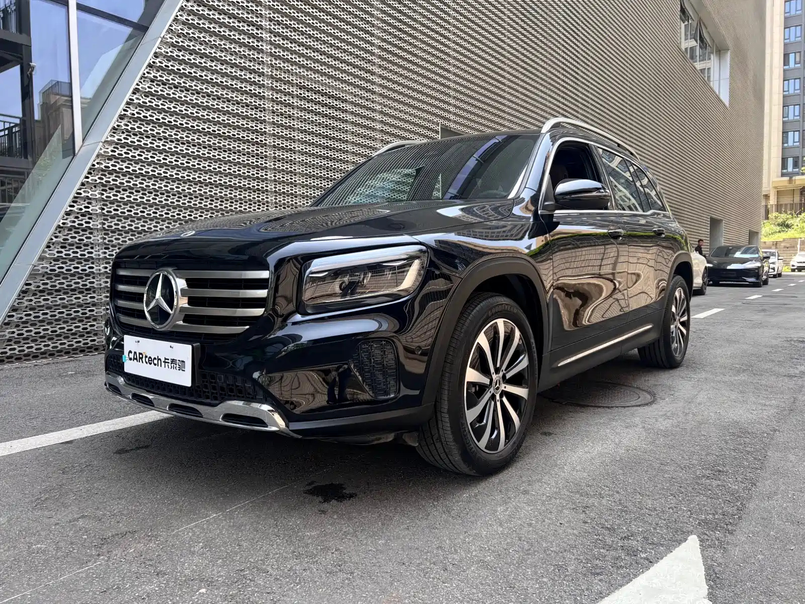 MERCEDES BENZ GLB 2024