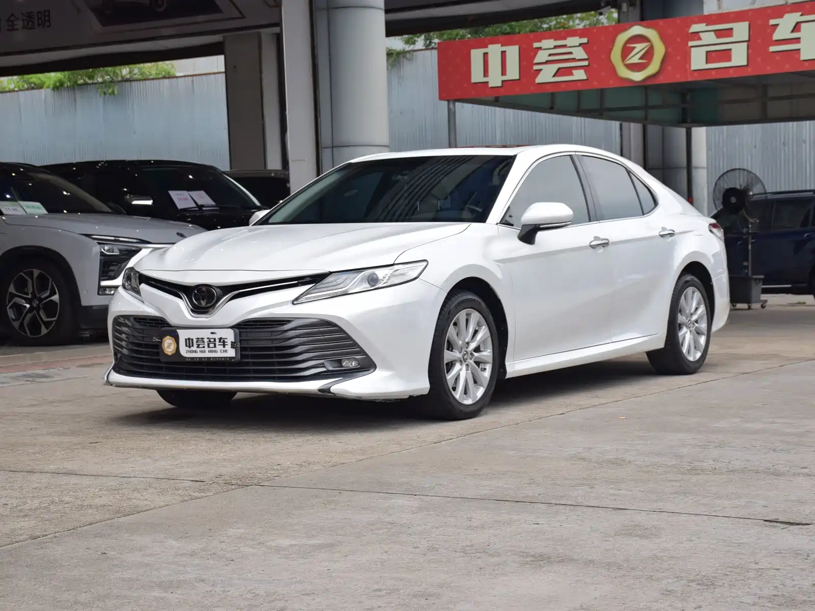 TOYOTA CAMRY 2018