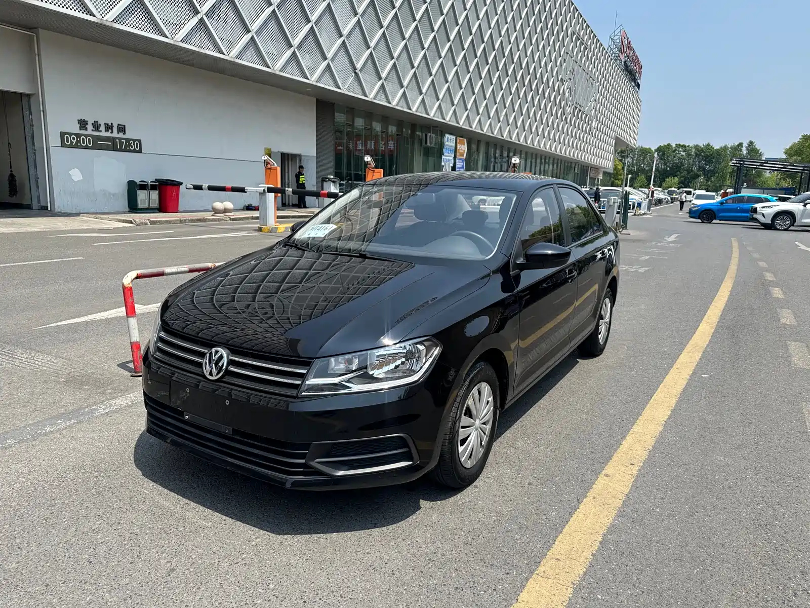 VOLKSWAGEN SANTANA 2019