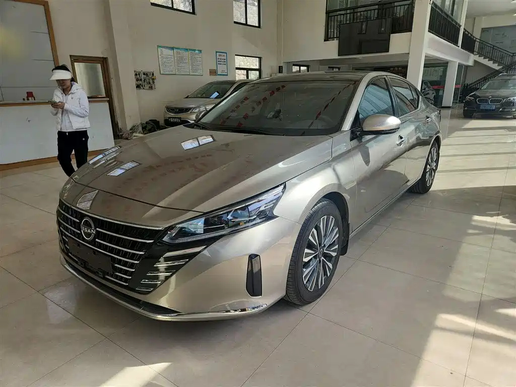 NISSAN TEANA 2022
