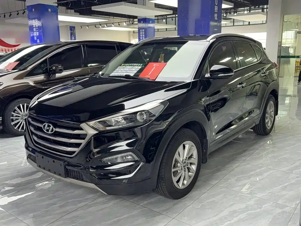 HYUNDAI TUCSON 2015