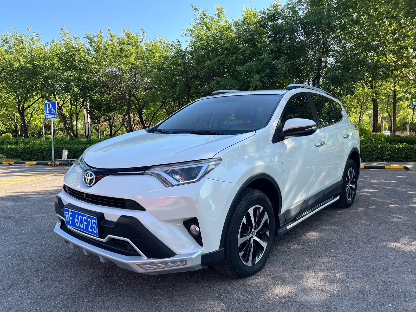 TOYOTA RAV4 RONGFANG 2016