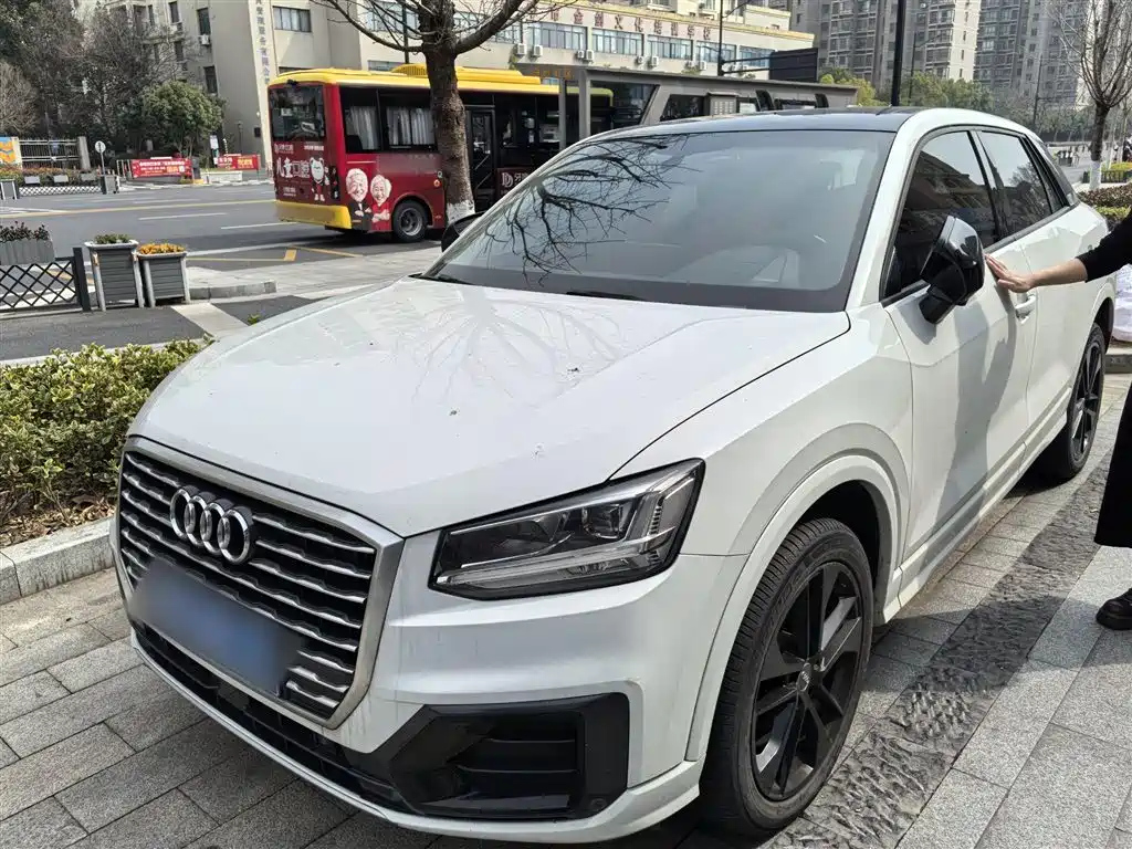 AUDI Q2L 2018