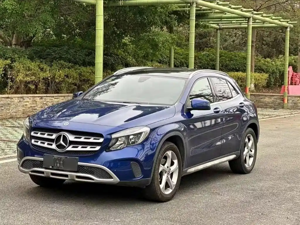 MERCEDES BENZ GLA 2018
