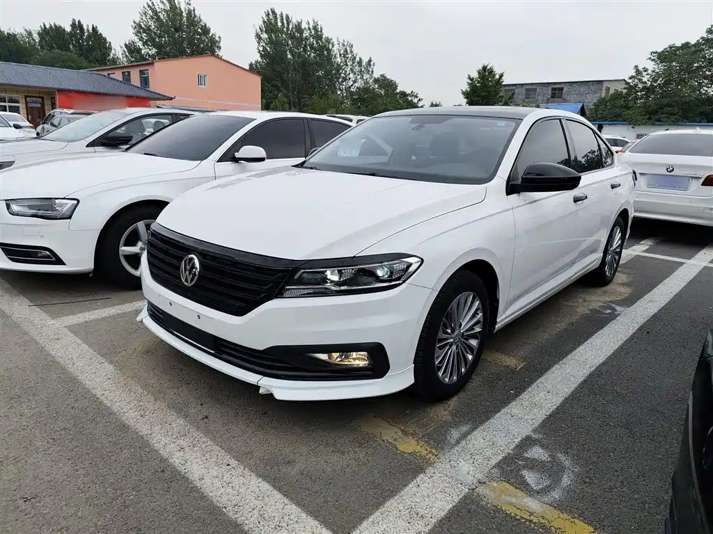 VOLKSWAGEN LAVIDA 2018