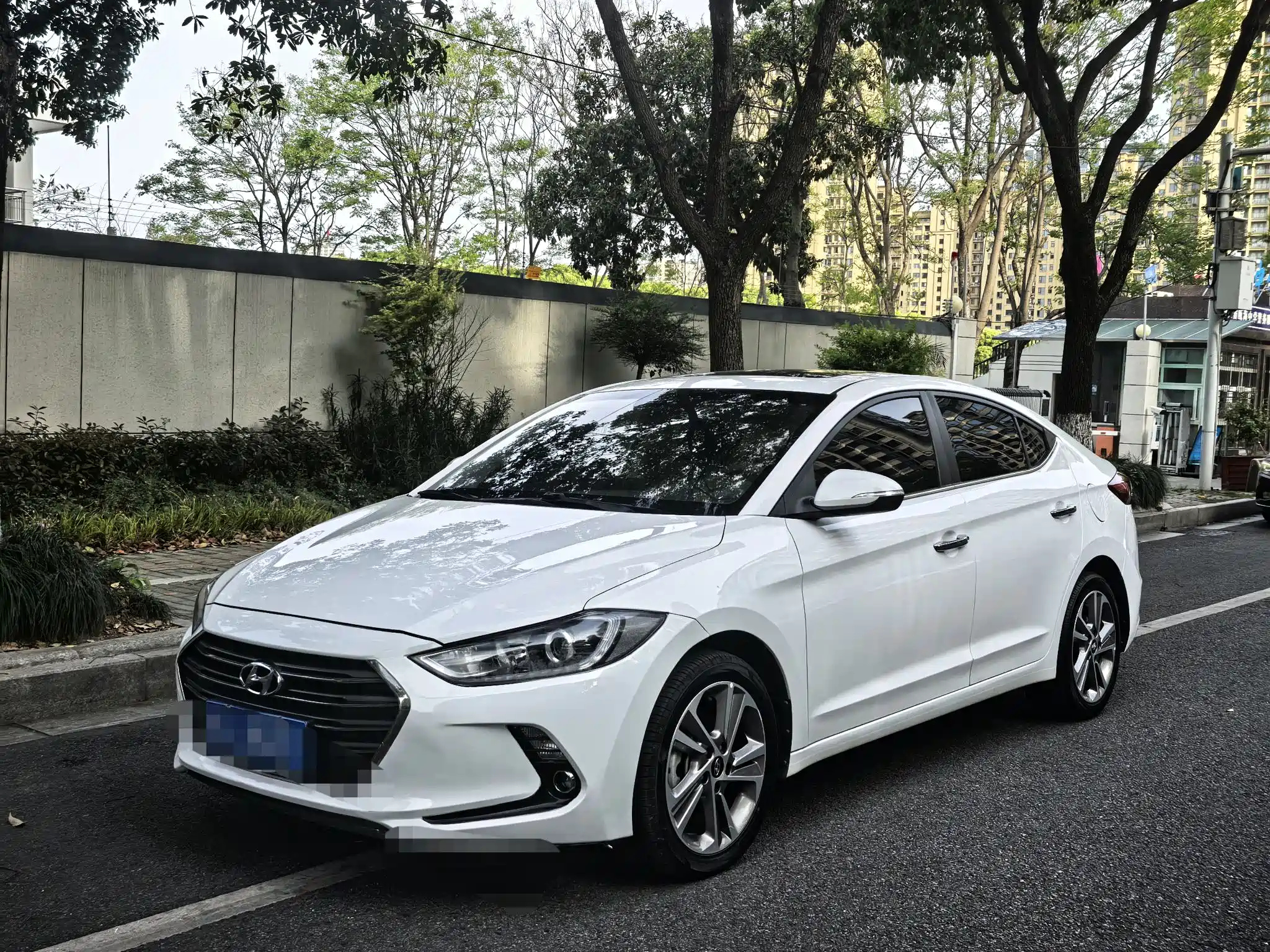 HYUNDAI ELANTRA