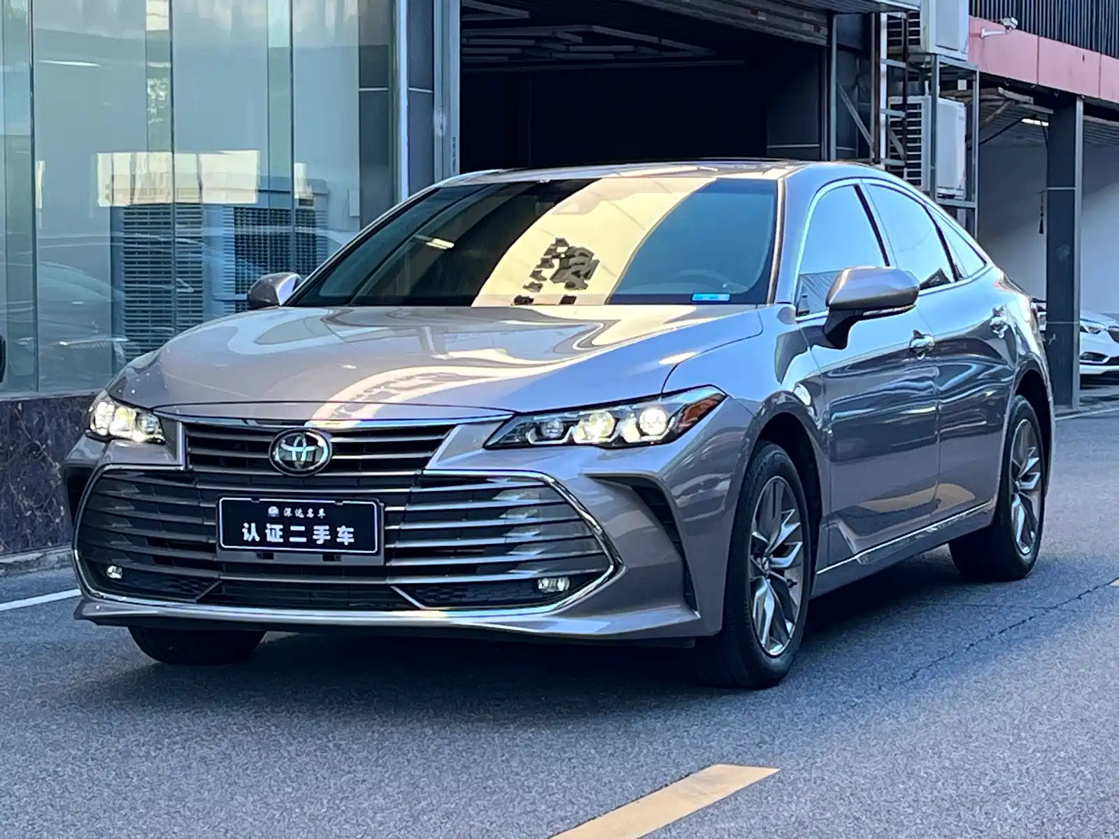 TOYOTA AVALON 2019