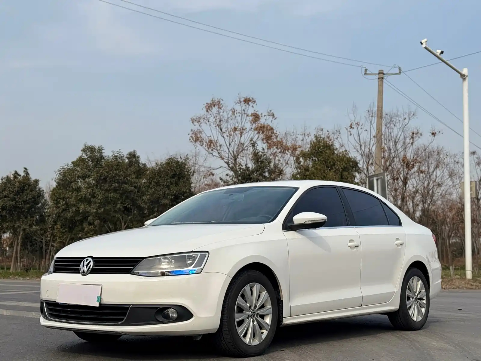 VOLKSWAGEN SAGITAR 2014