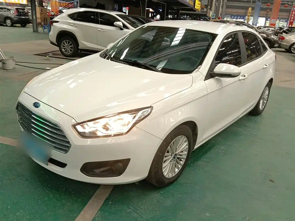 FORD ESCORT 2015