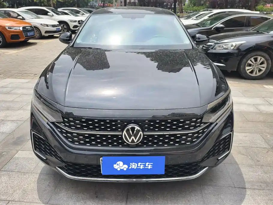 VOLKSWAGEN PASSAT 2023