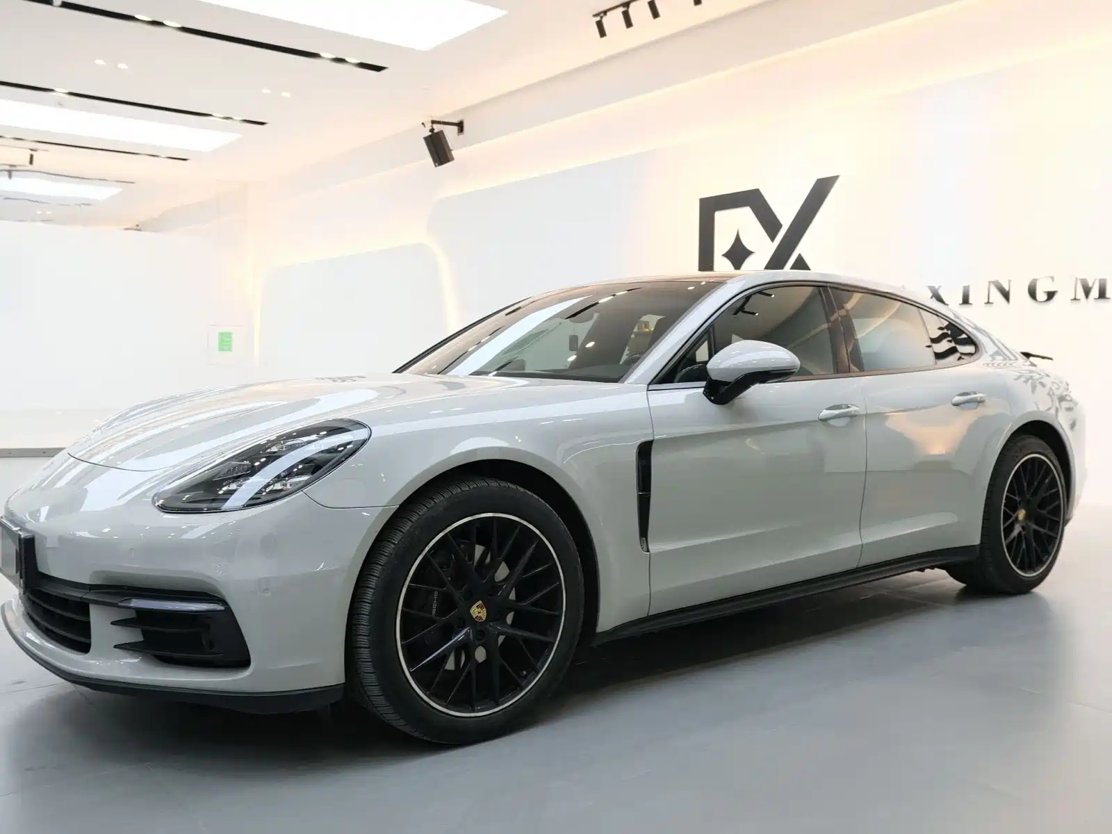 PORSCHE PANAMERA 2017