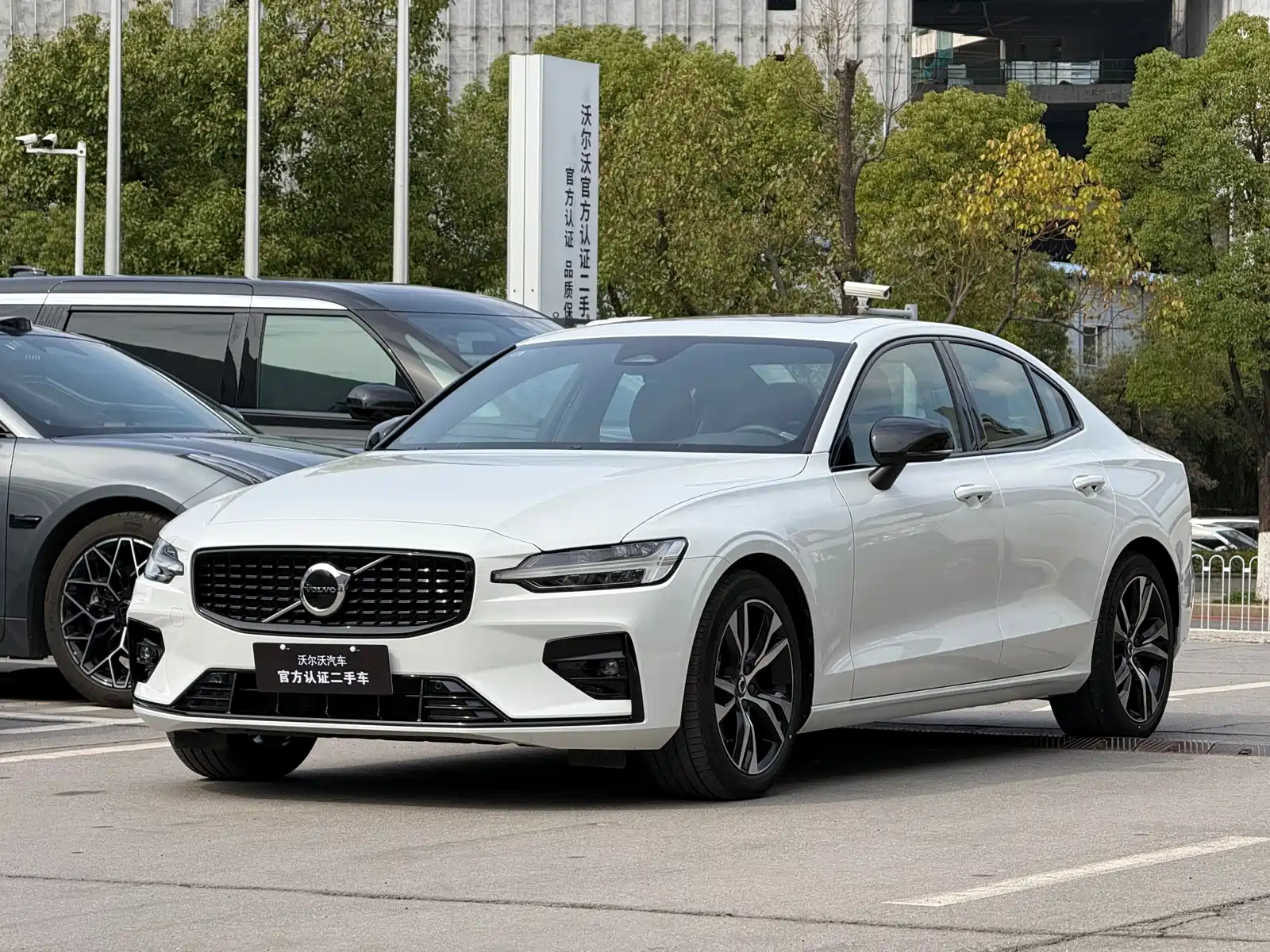 VOLVO S60 2024
