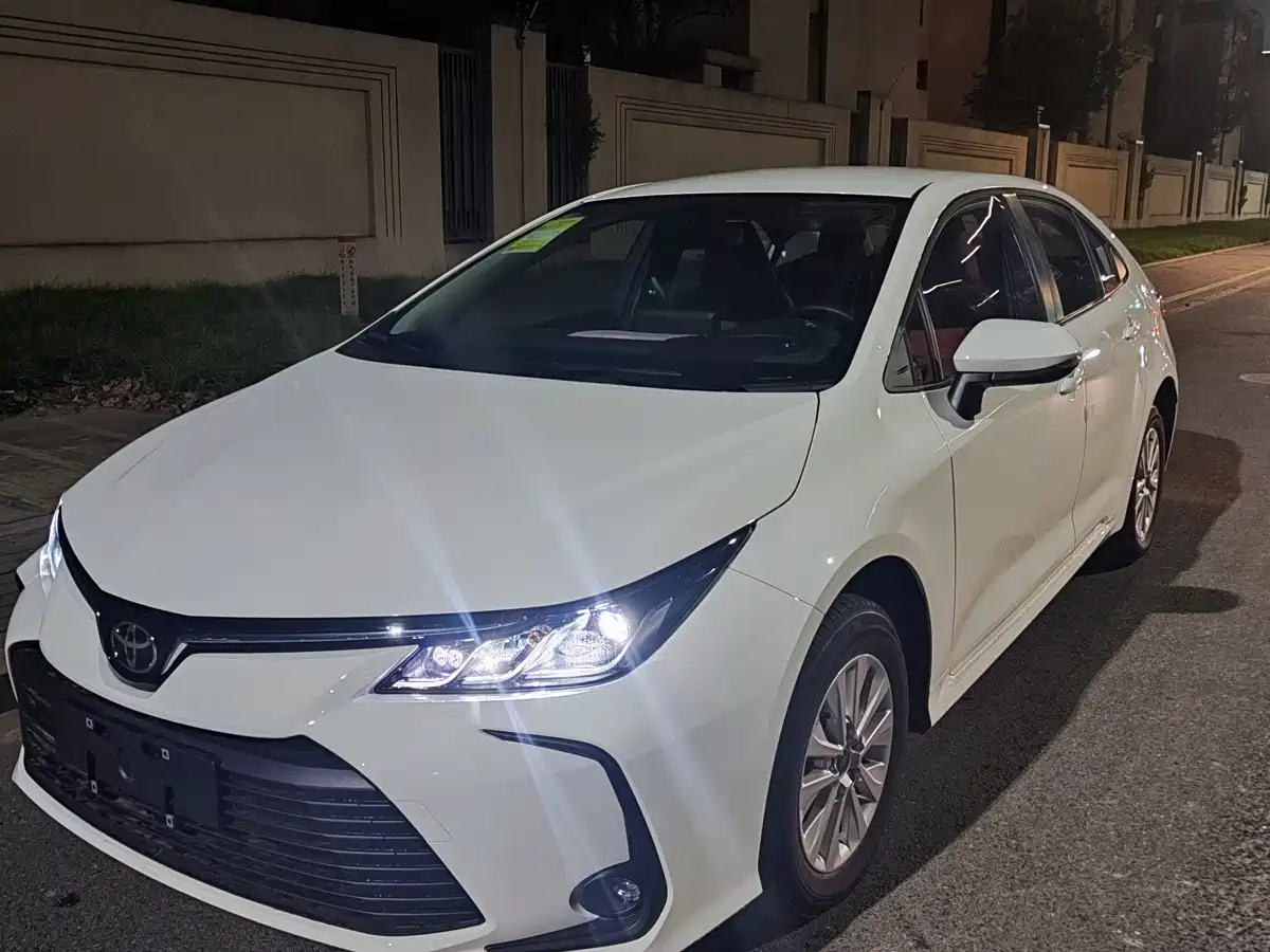 TOYOTA COROLLA 2024