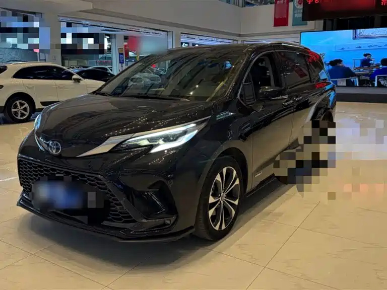TOYOTA GRANVIA 2022