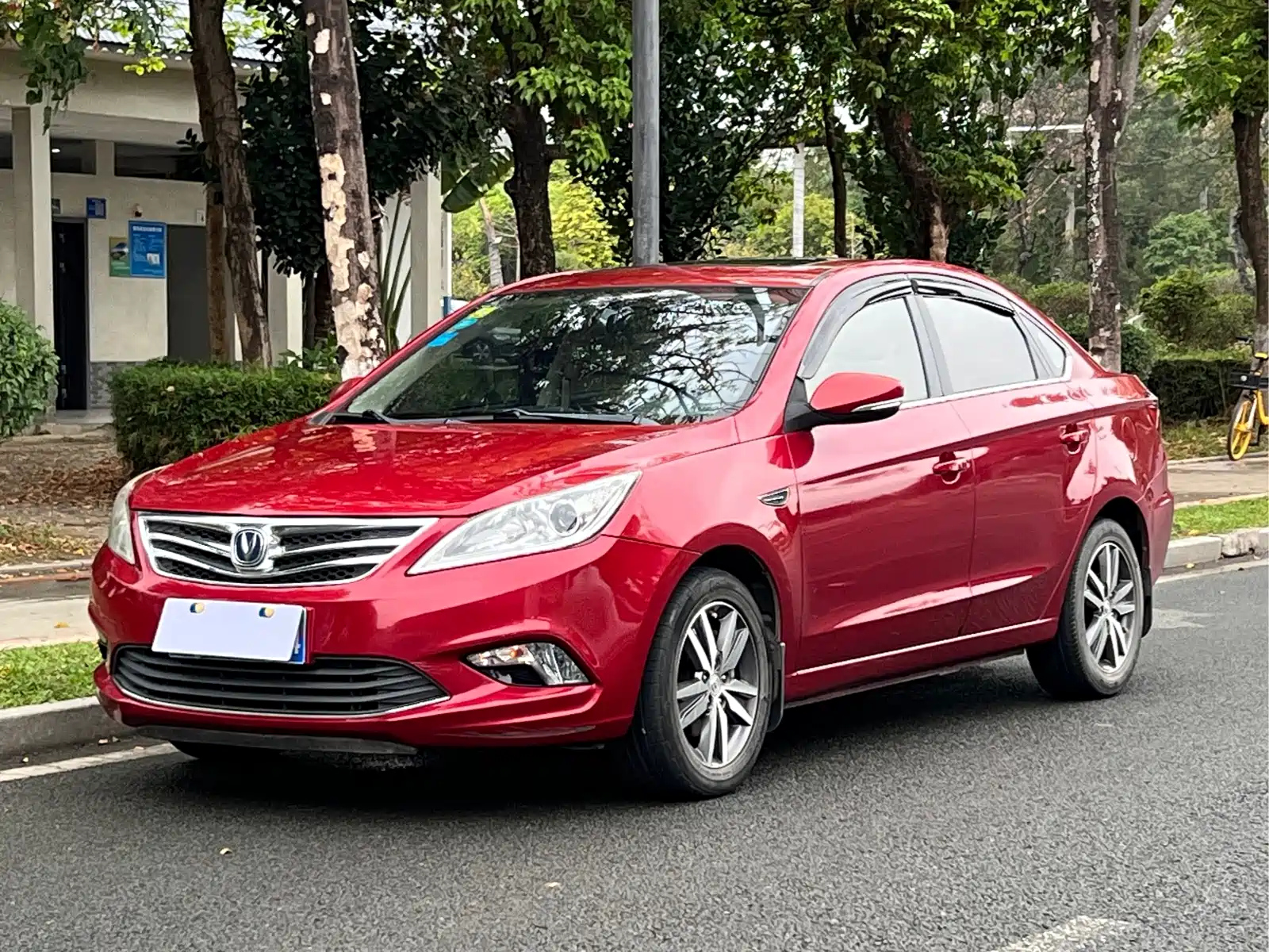 CHANGAN EADO 2015