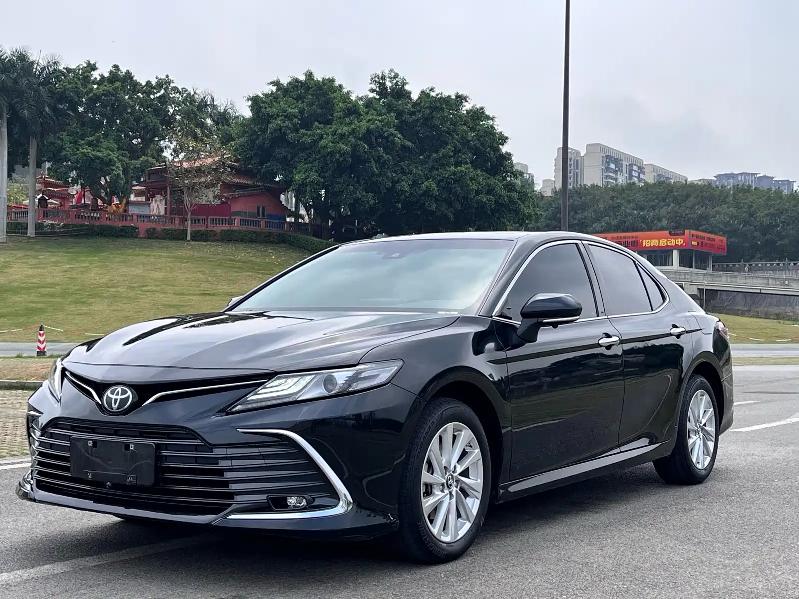 TOYOTA CAMRY 2023