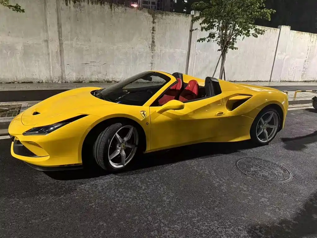 FERRARI F8 2020