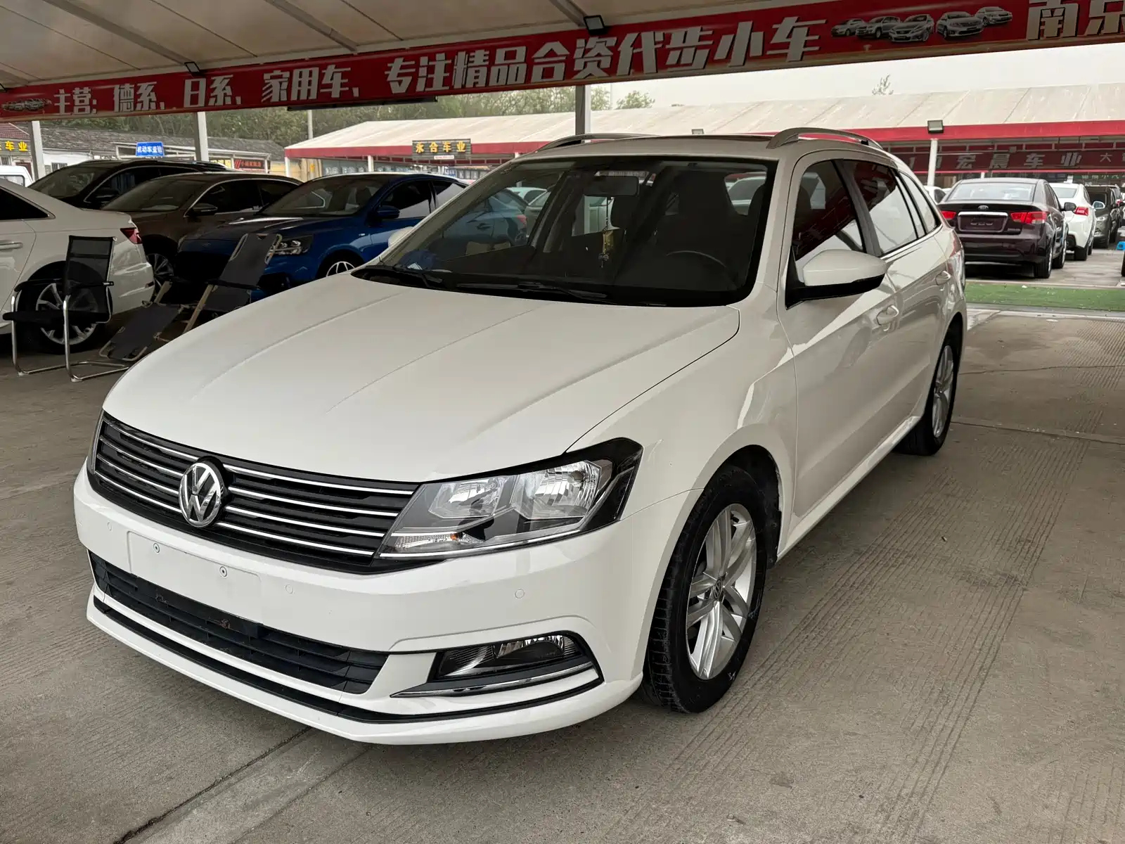 VOLKSWAGEN LAVIDA 2015