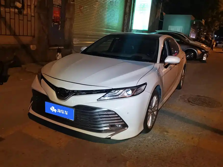 TOYOTA CAMRY 2019