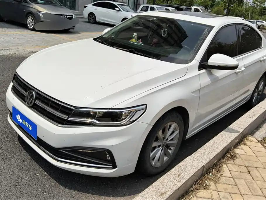 VOLKSWAGEN BORA 2020
