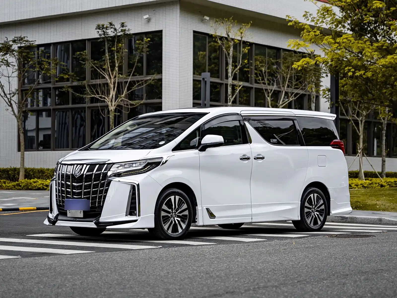 TOYOTA ALPHARD 2018