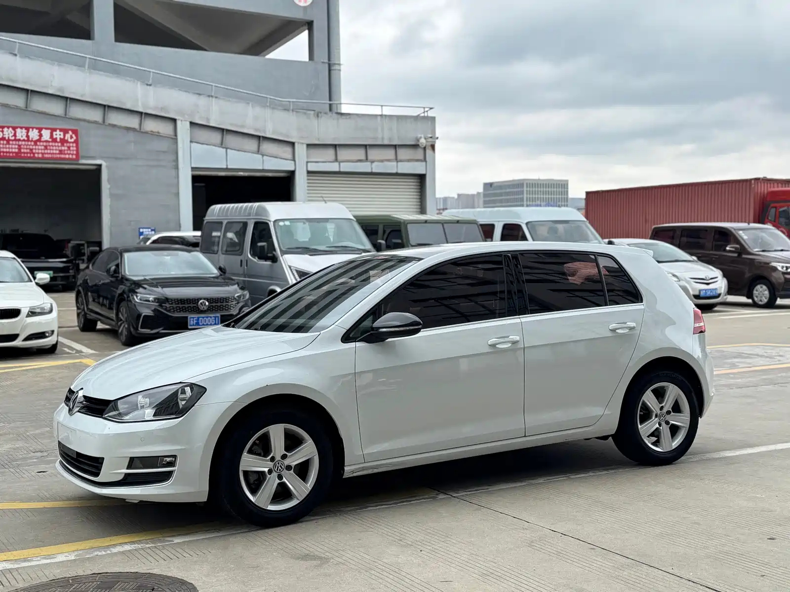 VOLKSWAGEN GOLF 2017