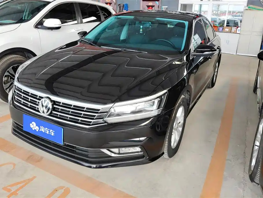 VOLKSWAGEN PASSAT 2015