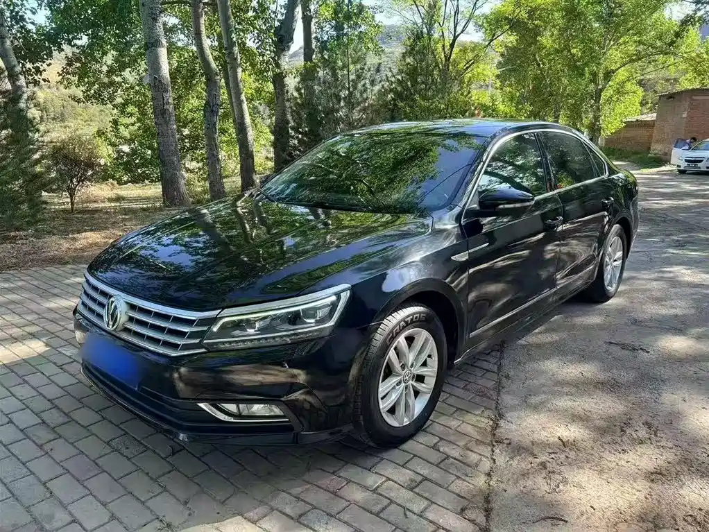 VOLKSWAGEN PASSAT 2015